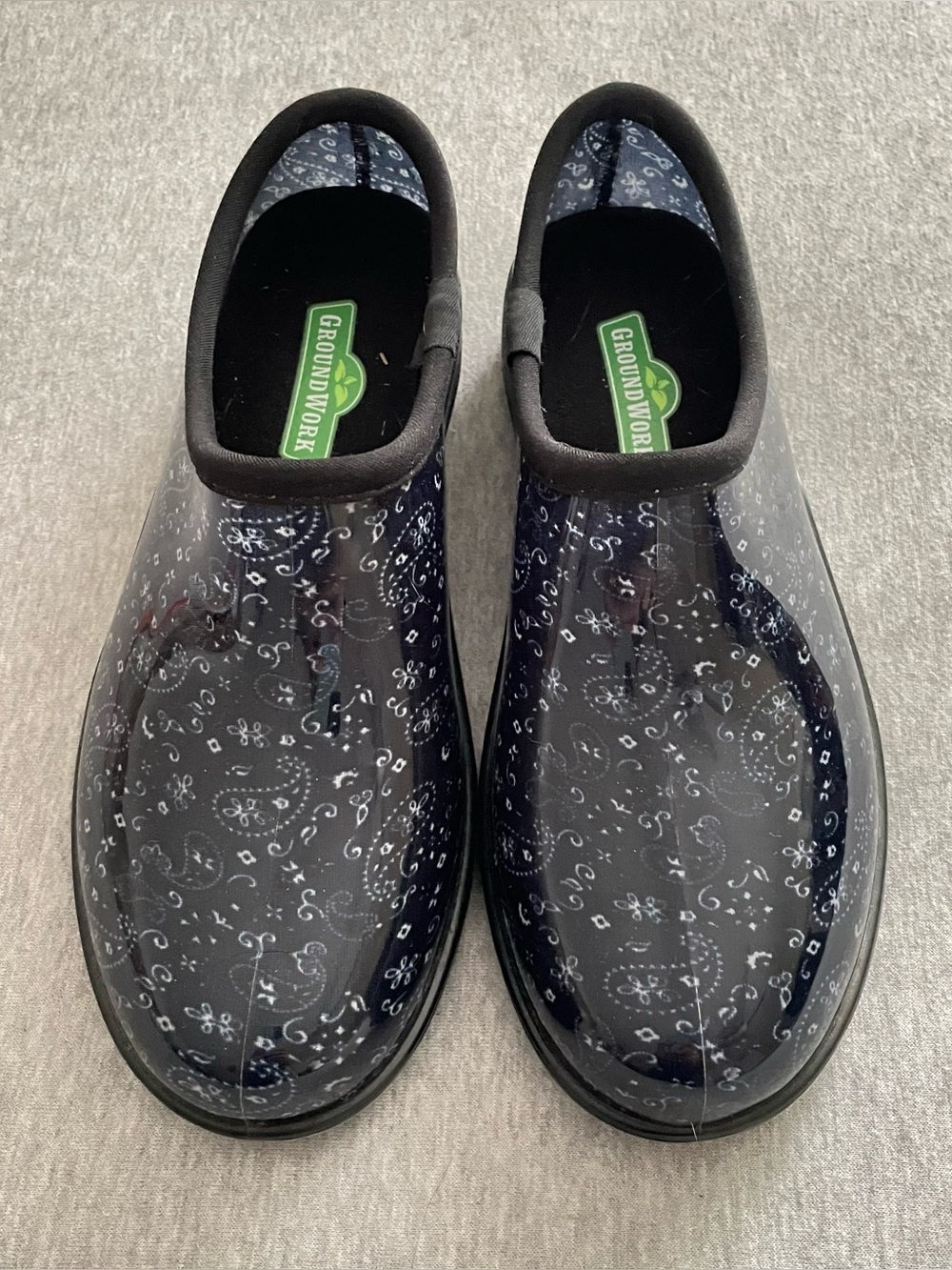 Groundwork women’s size 9 black & blue white paisley Slip-On Rain/Garden Shoes